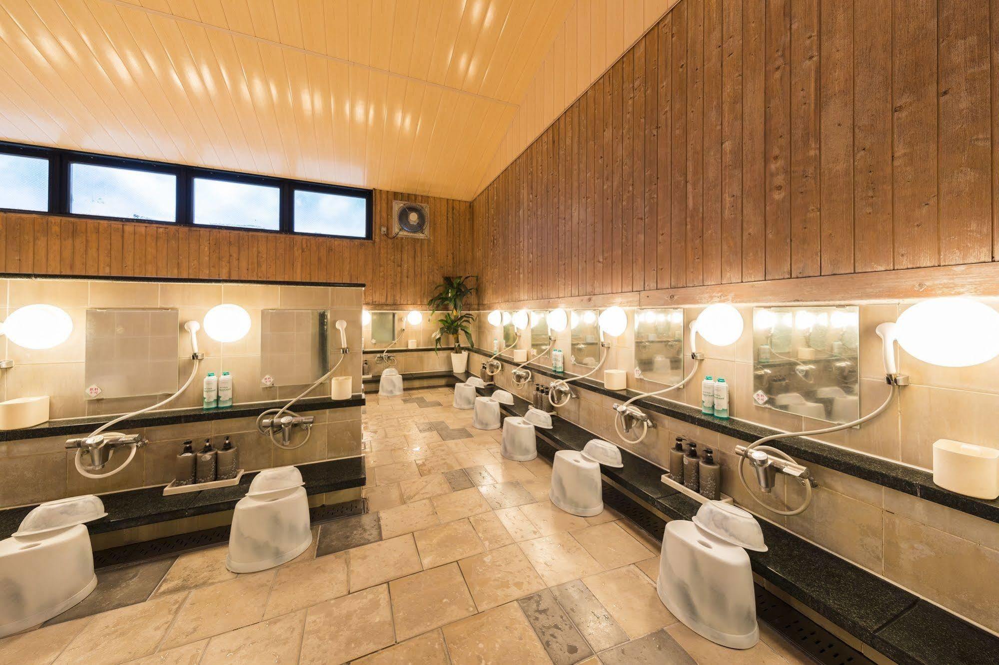 Route Inn Grantia Hanyu Spa Resort Exterior foto